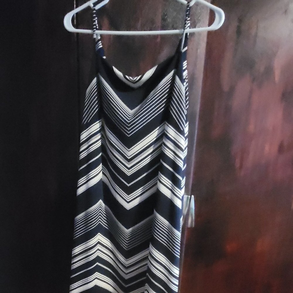 Bmoss black and white chevron dress size large
